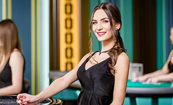 Nhân viên hỗ trợ khách hàng của 555 win 22